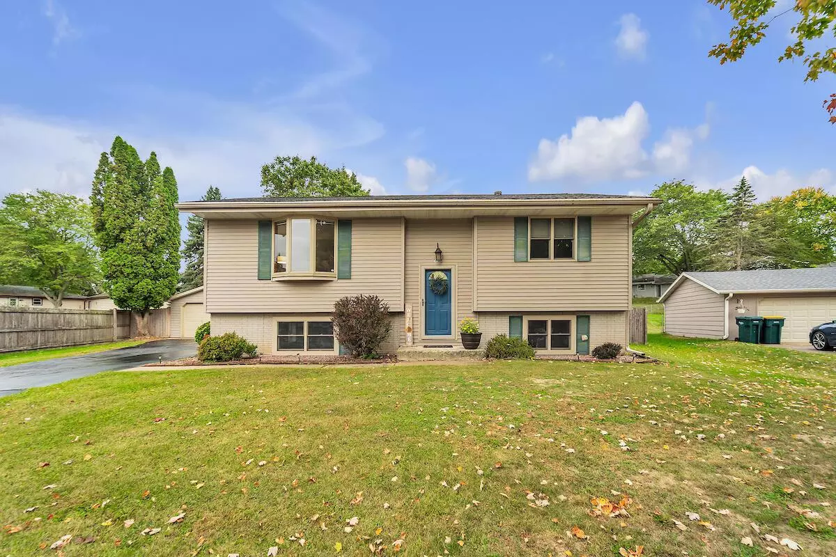 Saukville, WI 53080,633 Hollybrook LANE