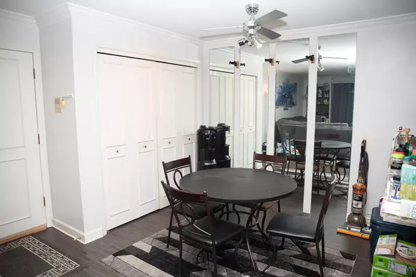 Greenfield, WI 53228,3965 S 84th STREET #5