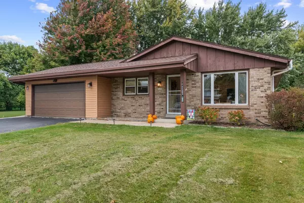 25706 Portsmouth ROAD, Waterford, WI 53185