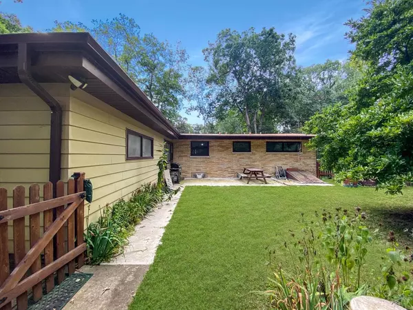 Kenosha, WI 53142,4016 83rd PLACE