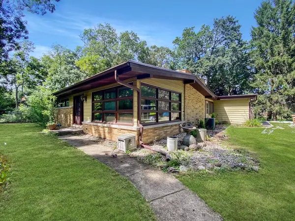 Kenosha, WI 53142,4016 83rd PLACE