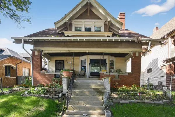 1133 S Layton BOULEVARD, Milwaukee, WI 53215