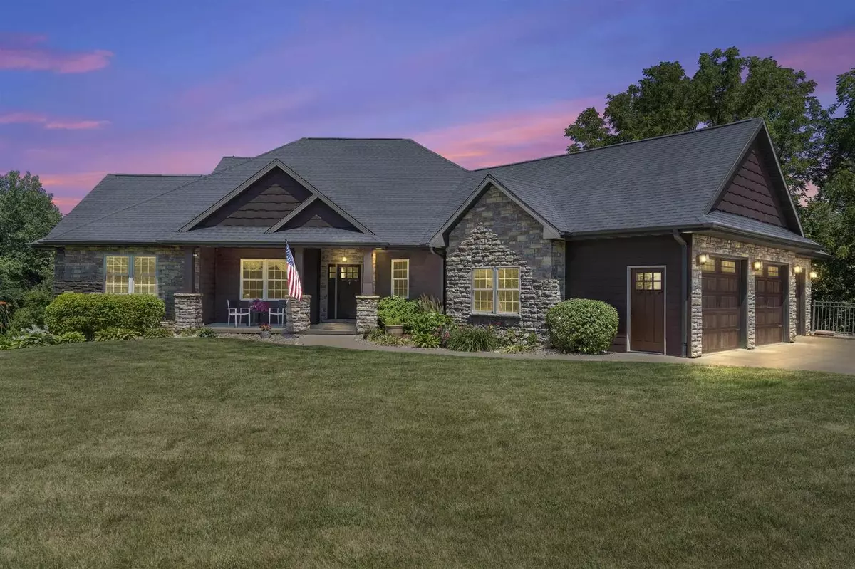 Hazel Green, WI 53811,4290 Bluff Point CT