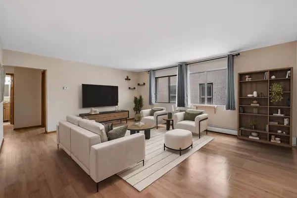 Shorewood, WI 53211,4434 N Oakland AVENUE #206