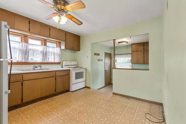 Milwaukee, WI 53221,2112 W Kimberly AVENUE