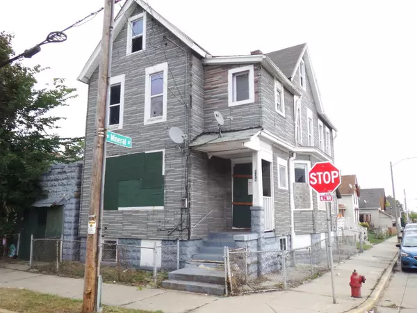 938 S 11th STREET, Milwaukee, WI 53204