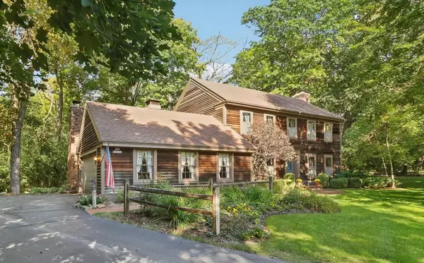 N62W29804 Stoney Hill COURT, Hartland, WI 53029