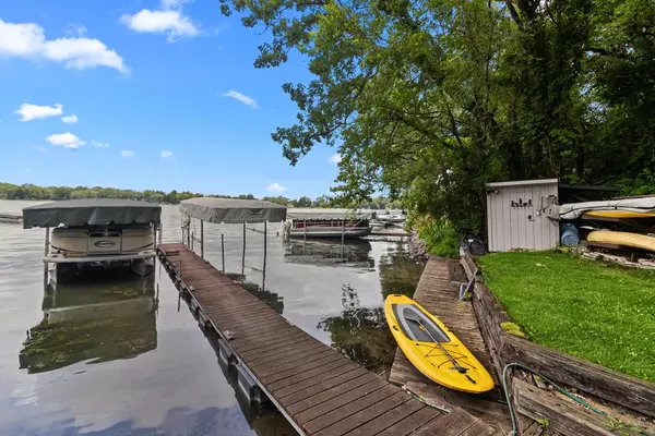 Palmyra, WI 53156,W1260 South Shore DRIVE