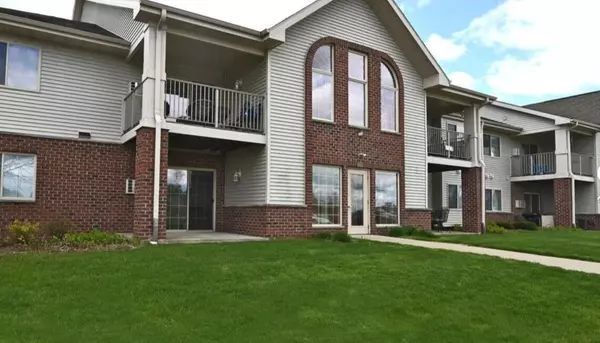 W1062 Marietta AVENUE #311, Ixonia, WI 53036