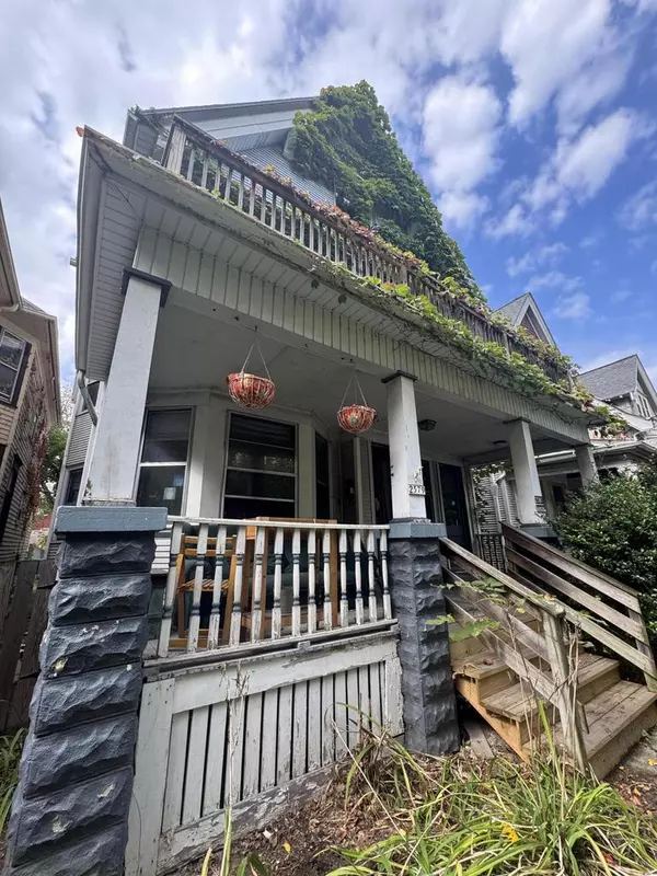 Milwaukee, WI 53211,2579 N Frederick AVENUE #2581