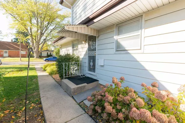 Milwaukee, WI 53225,4928 N 89th STREET