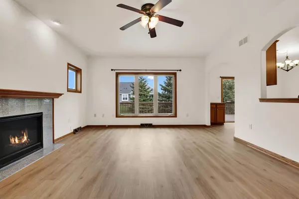 Waukesha, WI 53188,407 Century Oak DRIVE