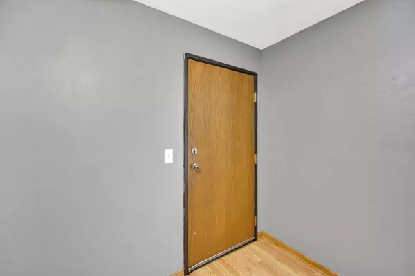 Germantown, WI 53022,N114W16680 Crown DRIVE #5