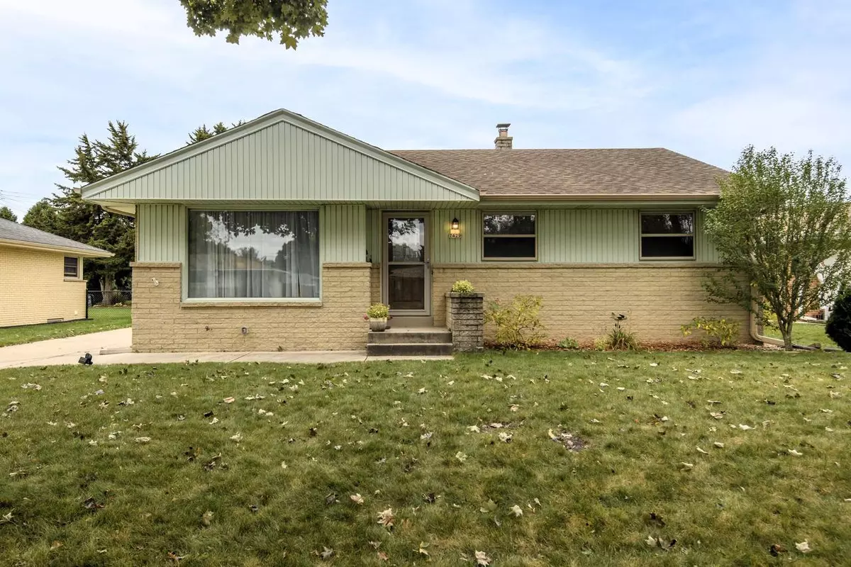 Milwaukee, WI 53219,7429 W Ohio AVENUE