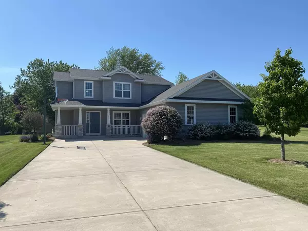 415 Wakeman Cir, Lake Mills, WI 53551