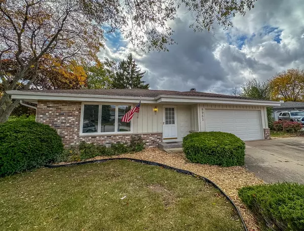 8965 N 86th STREET, Milwaukee, WI 53224