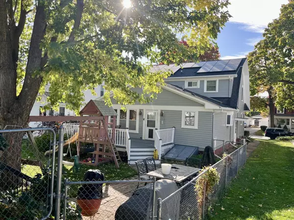 Watertown, WI 53094,809 Richards AVENUE