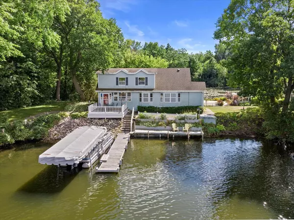 Okauchee, WI 53069,N52W34404 Peterson DRIVE