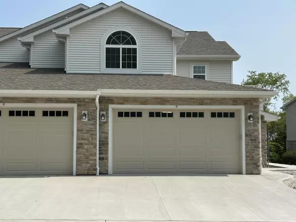 W141N9978 Seven Pines WAY #204, Germantown, WI 53022