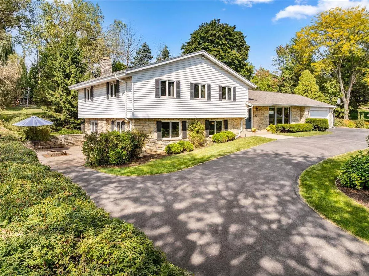 Brookfield, WI 53045,18660 Bonnie LANE