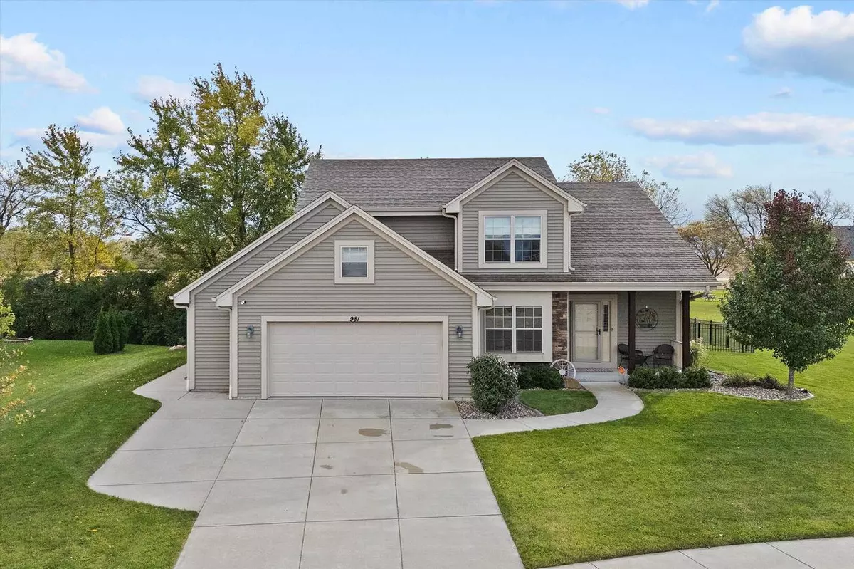 Belgium, WI 53004,981 Log Cabin LANE