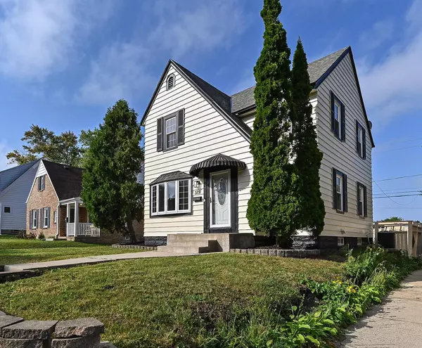 3731 S 56th STREET, Greenfield, WI 53220