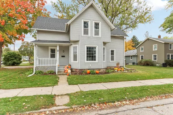 Oconomowoc, WI 53066,305 W 2nd STREET