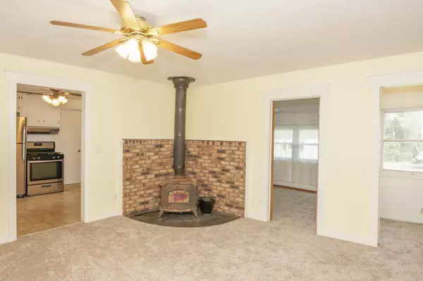 Elkhorn, WI 53121,14 W Jefferson STREET