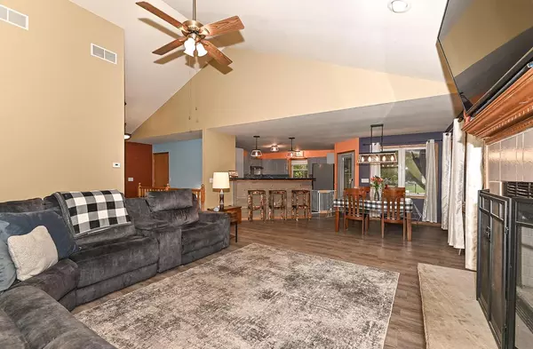 Racine, WI 53402,5810 Finch LANE