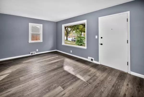 Milwaukee, WI 53209,2220 W Neil PLACE