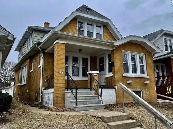 2211 S 72nd STREET #2213, Milwaukee, WI 53219