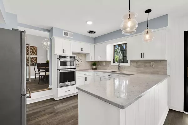 Brookfield, WI 53045,2550 Coach House DRIVE