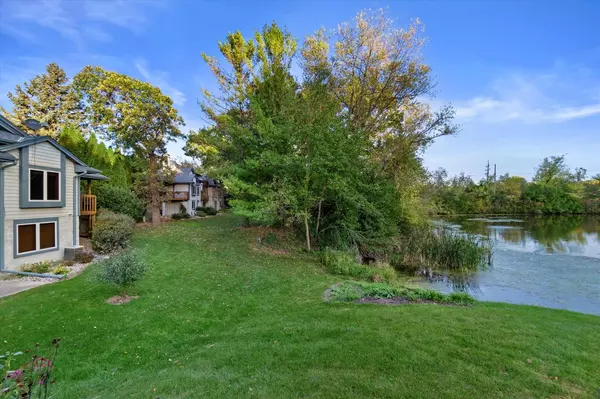 Mukwonago, WI 53149,613 Bay View ROAD