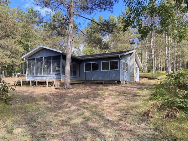 N11371 Newton Lake ROAD, Athelstane, WI 54104