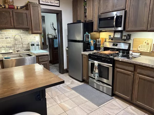 Waukesha, WI 53186,1462 Cleveland AVENUE