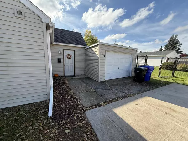 Appleton, WI 54915,1519 E Harriet STREET