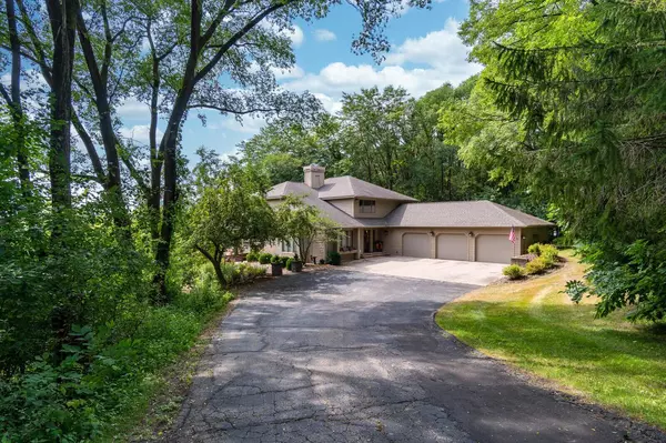 N2015 Stonecrest ROAD, La Crosse, WI 54601