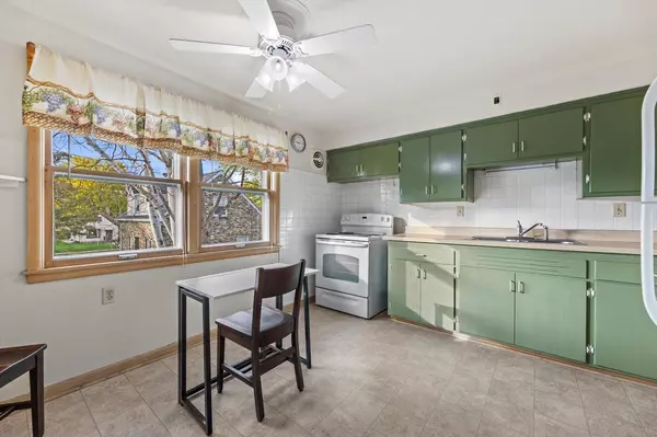 Milwaukee, WI 53219,2061 S 67th PLACE