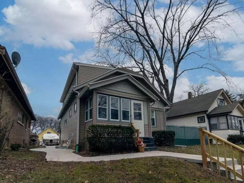 Milwaukee, WI 53209,5549 N 33rd STREET