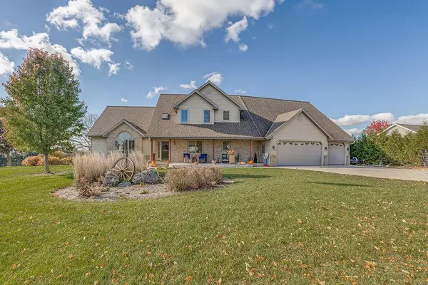 N558 Schroeter DRIVE, Random Lake, WI 53075