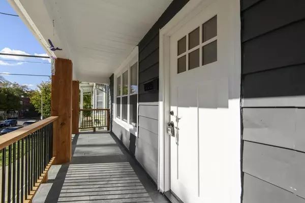 Milwaukee, WI 53211,1718 E Bradford AVENUE #1720