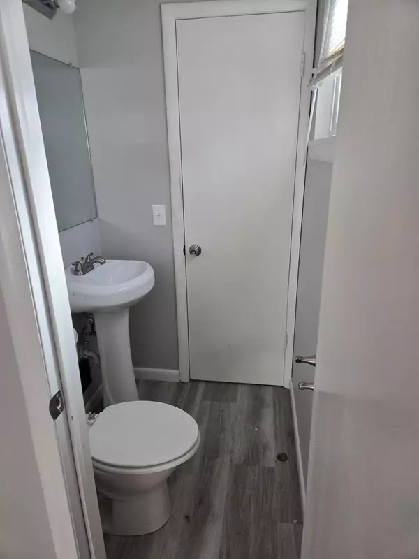 Racine, WI 53405,2112 Virginia STREET