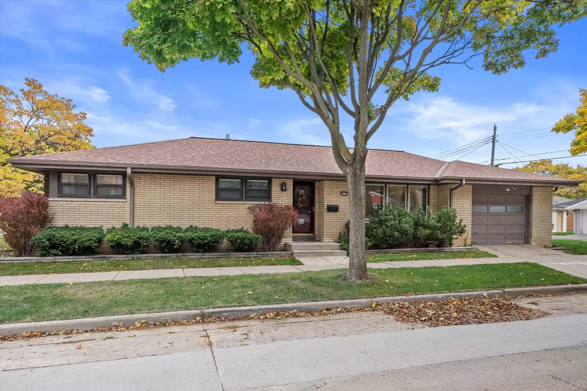 Milwaukee, WI 53222,8226 W Fiebrantz AVENUE