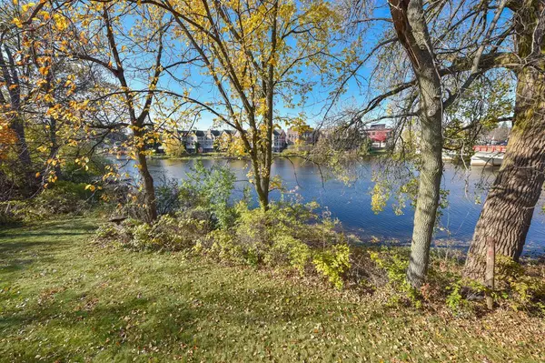 Grafton, WI 53024,1211 15th AVENUE