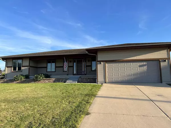 124 CARDINAL LN, Fall River, WI 53932