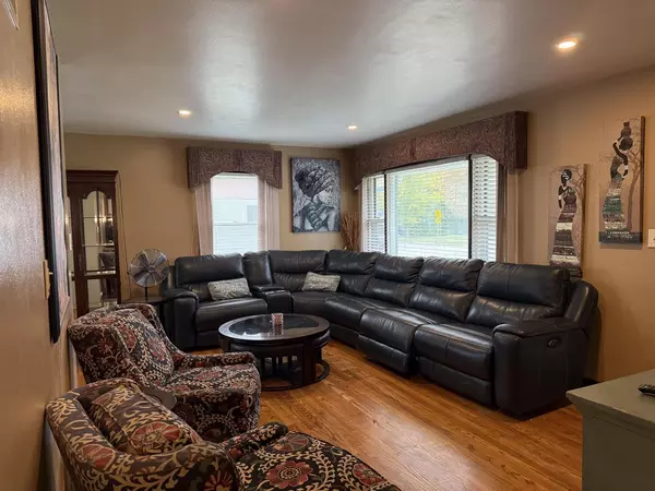 Milwaukee, WI 53225,5478 N 103rd STREET