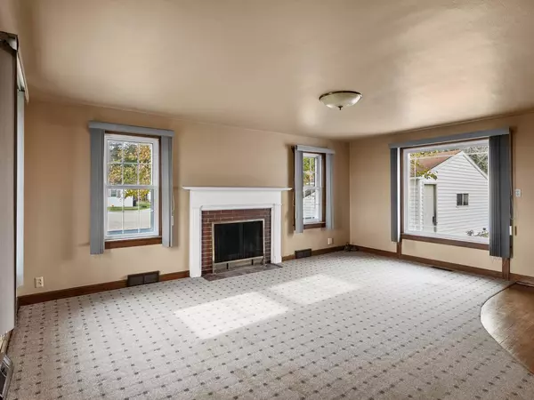 Two Rivers, WI 54241,2940 Memorial DRIVE