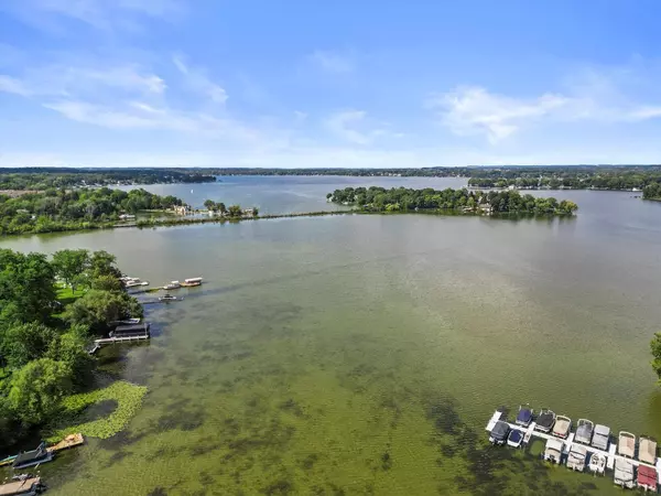 Oconomowoc, WI 53066,208 Maple TERRACE