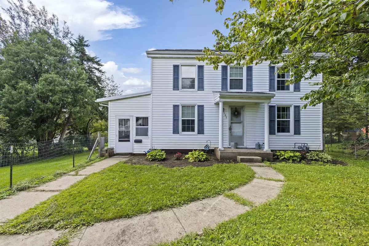 Dodgeville, WI 53533,105 W Clarence St