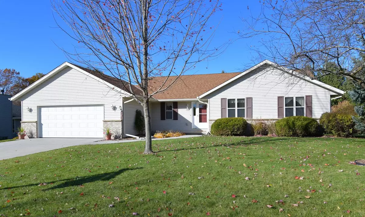 Slinger, WI 53086,1004 Lous Way